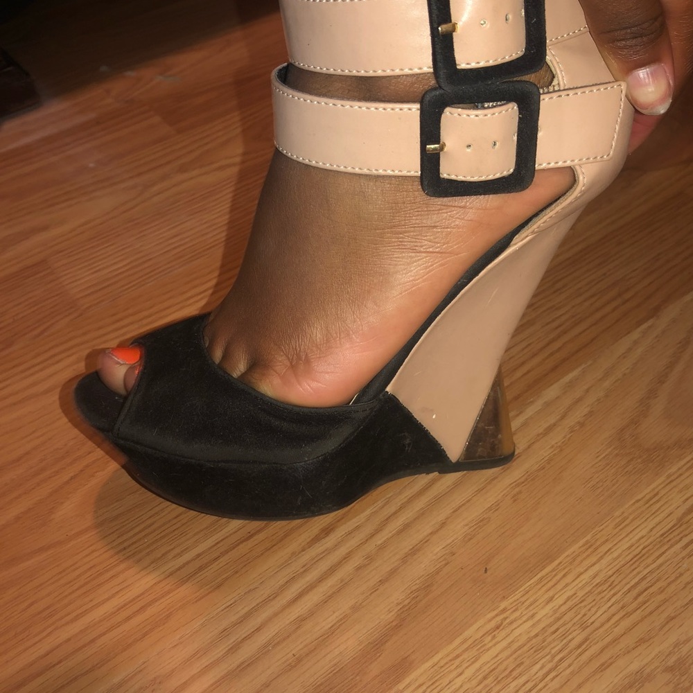 Heels - Picture 5 of 5